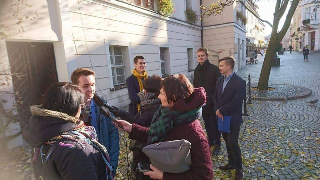 15065049_1205558382844512_1814272817_o